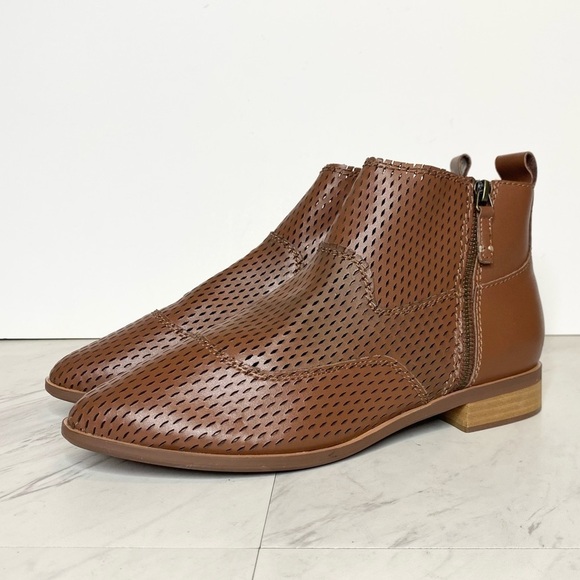 New! Kelsi Dagger KDB Alaska Brown Leather Bootie 9 - Picture 1 of 12